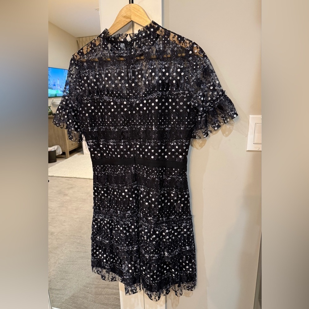 Adelyn Rae Black and White Lace Detailed Dress with Flutter Sleeves Size Large